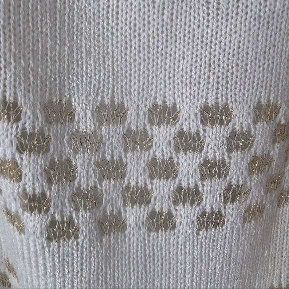 2 for $20 - EUC Open back shirt, amazing for summer! - Picture 3 of 3